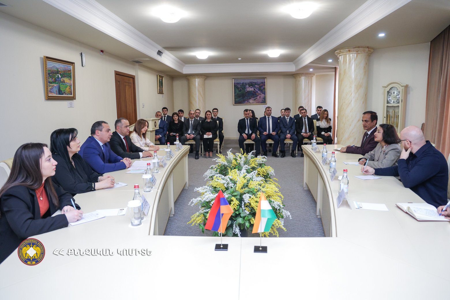 Председатель Следственного комитета РА встретился с Послом Индии и следователями, прошедшими переподготовку в Индии